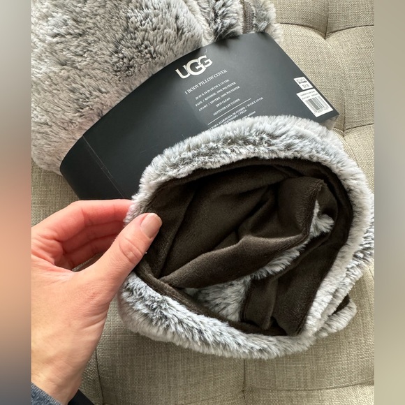 UGG Faux Fur Body Pillow Cover - NEW - Picture 7 of 8